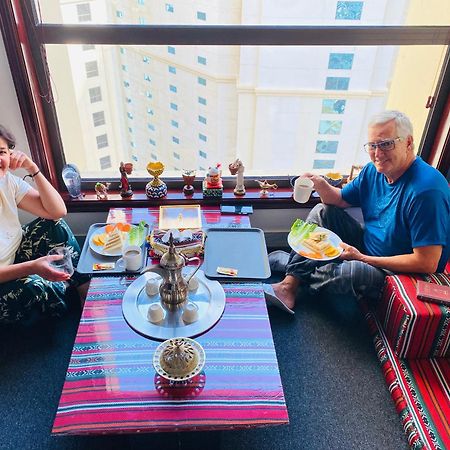 Dreams Beach Hostel Dubai Esterno foto